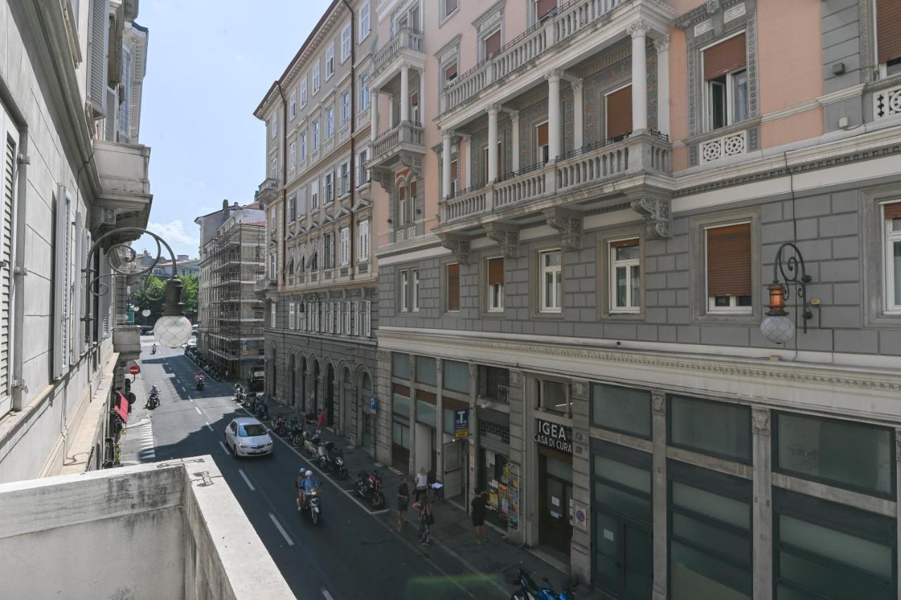 Adria Luxury Residence - Centro Trieste Exterior photo